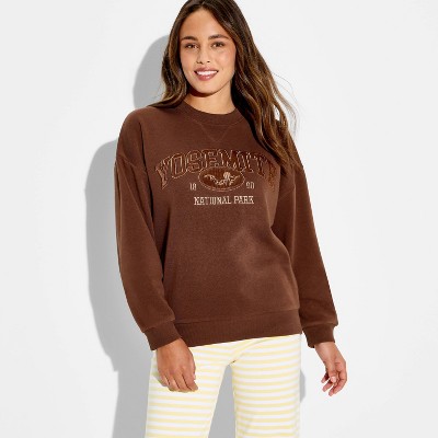 Women's Crewneck Yosemite Graphic Pullover Sweatshirt - Chestnut XXS