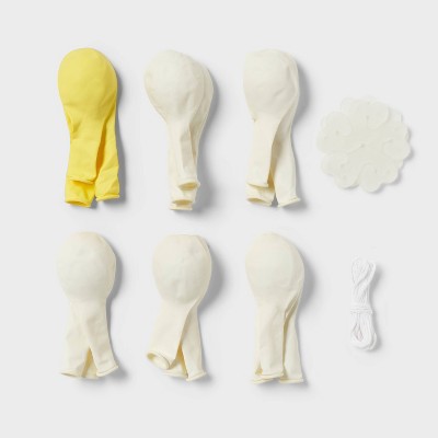 3ct Latex Balloon Daisy Flowers - Spritz™