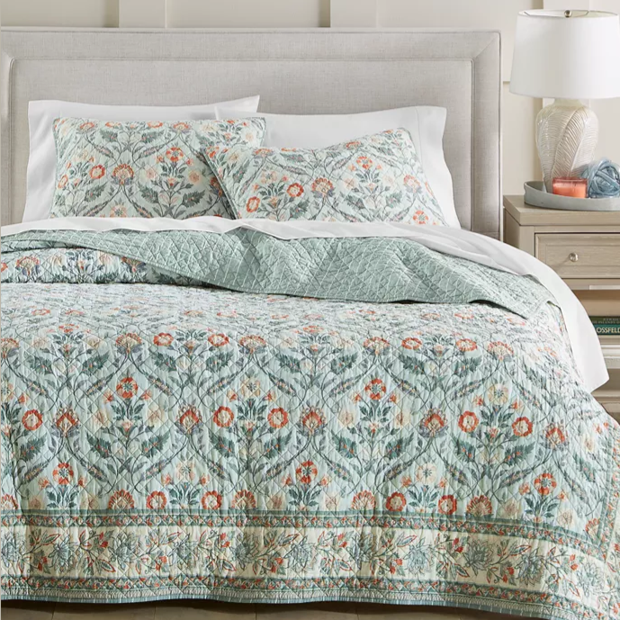 Up to 75% Off Lightweight Quilts