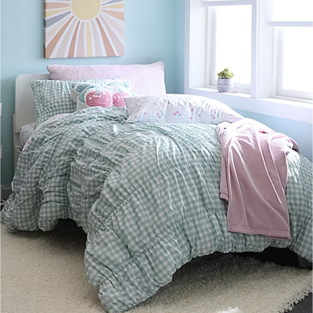 College Living: Up to 50% Off Home Sale