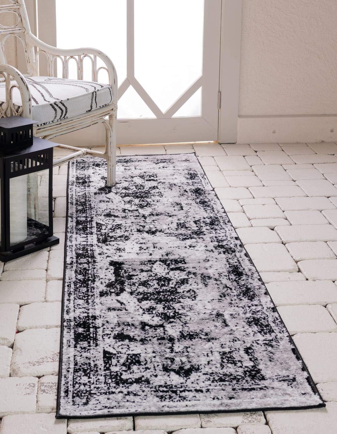 Unique Loom Sofia Collection Area Rug - Salle Garnier (2' x 6' 9" Runner, Black/ Ivory)