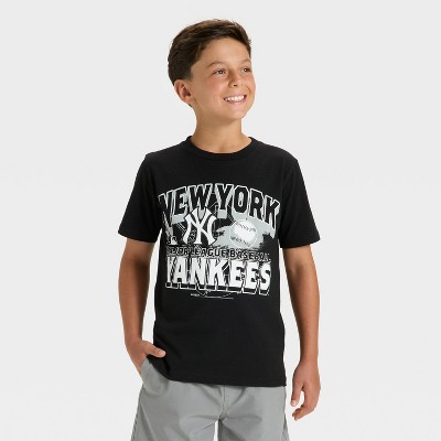 Boys' New York Yankees Short Sleeve Oversized Graphic T-Shirt - Black L